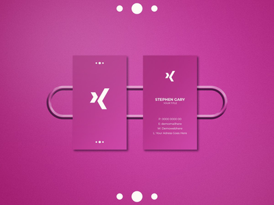 垂直名片样机(Vertical Business Card Mockup)